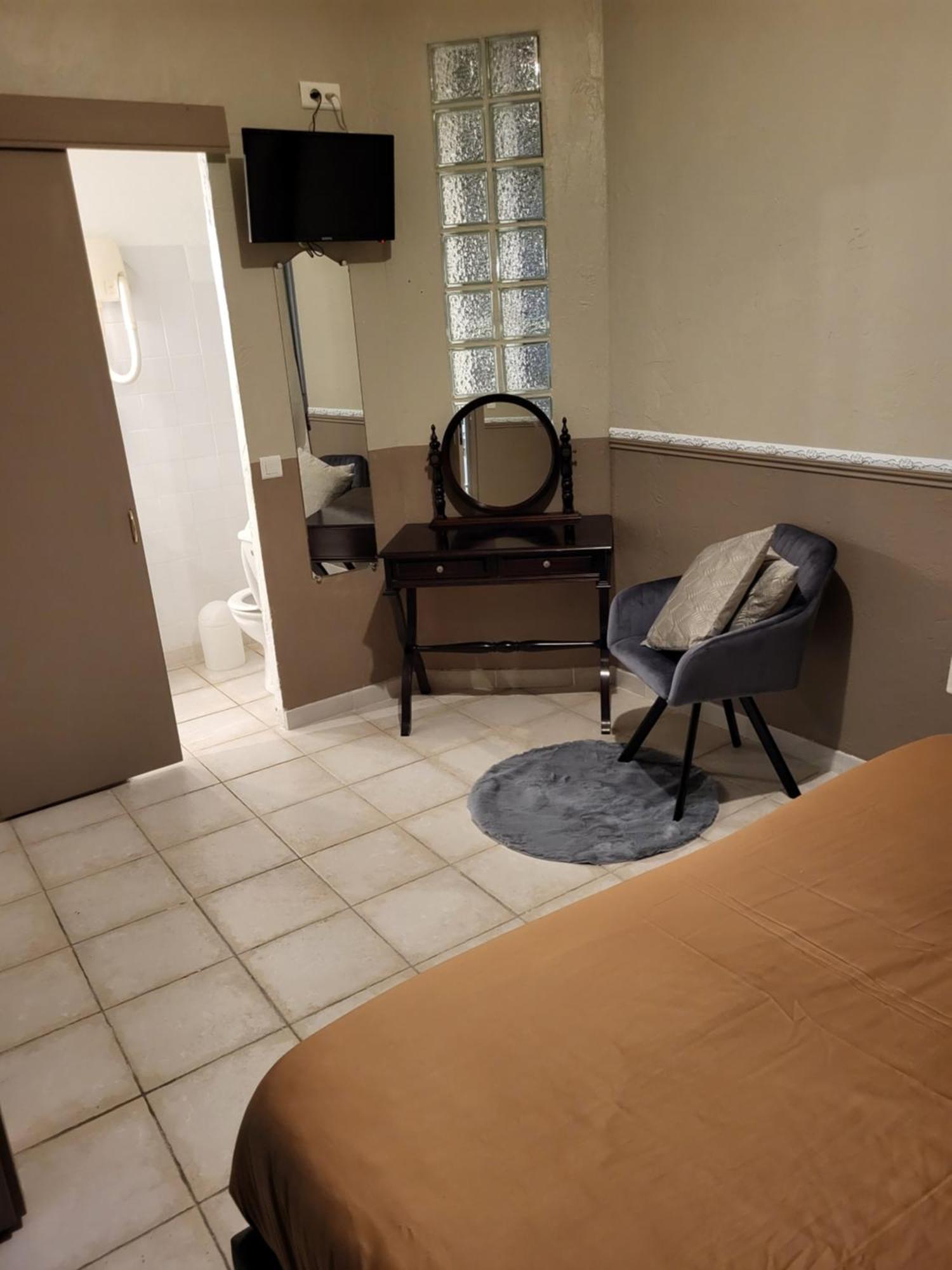 Akwaba Chez Ouli Hotel Levens Luaran gambar